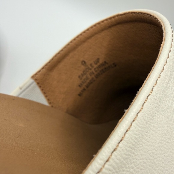 CORKYS Saddle Up Western Stitching Ivory Studded SlipOn Wedge Heels Women’s Sz 9 - Picture 10 of 12